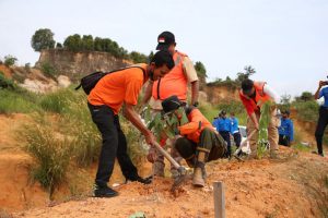 Menjaga Ketahanan Waduk Batam dengan Jumat Hijau Berseri