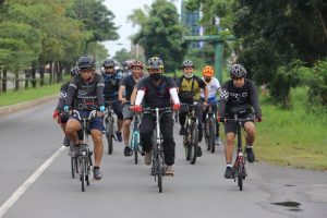 Komunitas Sepeda Hijaukan Kawasan Senjulung