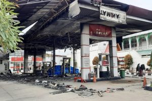 Diduga HP Berdering, Avanza dan SPBU di Riau Terbakar