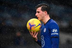 Mount dan Tuchel Ngobrol di Lorong Stadion, Apa Sih Bisik-bisik Mereka?