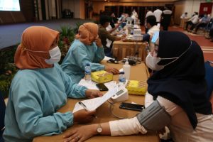 Pasca Divaksin Ada yang Demam dan Meriang