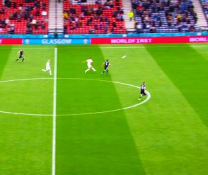 Schick Cetak Gol Indah Seperti Beckham