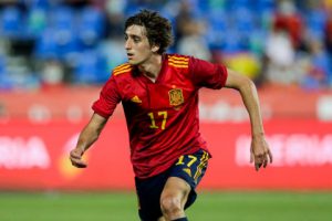 Lamela Dibarter dengan Pemain Muda Sevilla