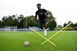 Chelsea Pinjamkan Abraham ke Arsenal