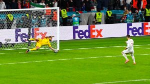 Italia Menunggu Antara Inggris dan Denmark di Final