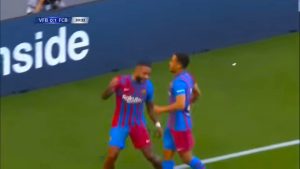 Umpan Brilian dari De Jong, Gol Supernya Memphis
