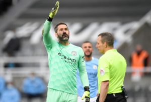 Pep Hanya Punya Pilihan Scott Carson