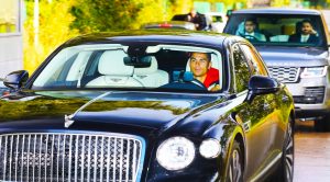 Ronaldo Pergi ke Tempat Latih Bawa Mobil Mewah dan Dikawal Bodyguard