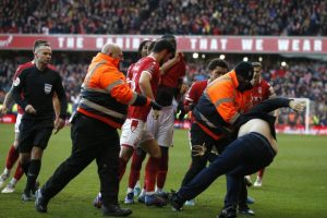 Leicester Kalah, Fans Ngamuk, Pemain Forest Digebuk, Ya Ketangkap Deh