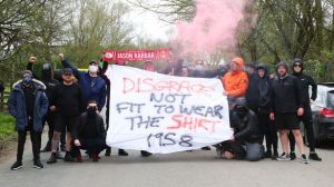 Pendemo: Memalukan! Glazers Out