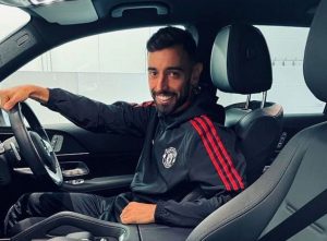 Mobil Bruno Fernandes Alami Kecelakaan