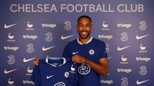Auba Tidak Takut Kutukan Nomor Sembilan