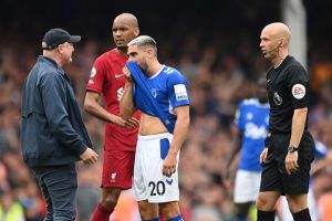 Klopp Dilempari Botol, Legenda Everton Bilang: Benar-benar Memalukan!