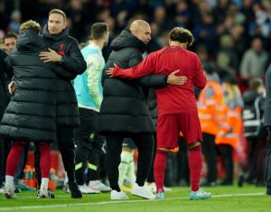 Pakar Pembicara Bibir Tafsirkan Obrolan Pep dan Salah