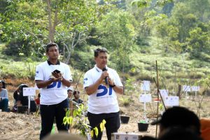 Habis Gowes, BP Batam Tanam Pohon Langka di Daerah Tangkap Air