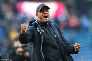 Vincent Kompany Pingsan karena Terkena Virus