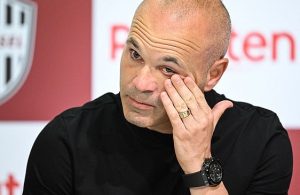Iniesta Belum Mau Gantung Sepatu