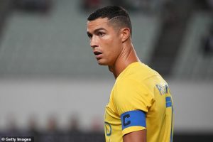 Ngejek Fans Al-Shabab, Ronaldo Dikenai Skorsing dan Denda