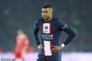 Mbappe Makan Gaji Buta