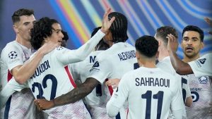 HUJAN GOL, HUJAN KARTU MERAH, LILLE MENANG GILA 4-3