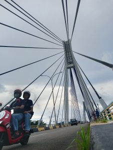 Fotografer Mengais Rezeki di Ikon Batam