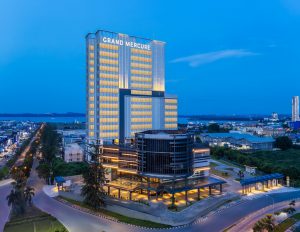 Grand Mercure Batam Centre Hadirkan “Viva La Vida Countdown”