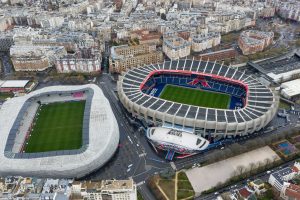 Demo Besar di Paris, Laga PSG vs Lyon Resmi Ditunda