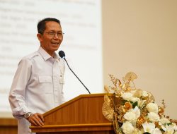 Amsakar Achmad Ajak Alumni Universitas Berkontribusi Hadapi Tantangan Ekonomi