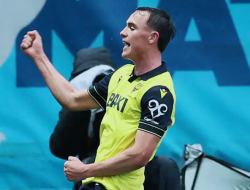 Misi Mustahil Bloomfield, Mengangkat Oxford United di Tepi Jurang