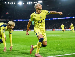 Spurs Terjerembap! Tumbang di Kandang Fulham, Dekati Zona Merah