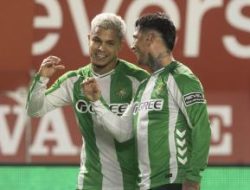 Betis tak Terhenti di Murcia, Tiket 16 Besar di Tengah Lautan Manusia