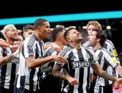 Newcastle Hentikan Rekor Leeds dengan Gol Terakhir Barnes