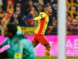 Lens Menyikut PSG dari Singgasana! Said Jadi Algojo Auxerre