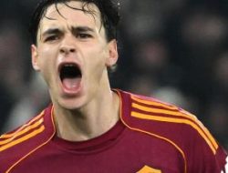 Pisilli Menyala di Olimpico, Roma Tekuk Stuttgart dan Intip Tiket 16 Besar