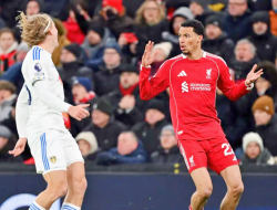 Stadion Anfield Membeku! Leeds Menghentikan Liverpool, Slot Frustrasi di Awal Tahun
