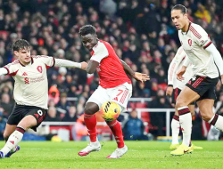 Liverpool Curi Satu Poin di Emirates dan Panaskan Persaingan