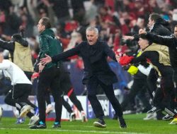 Mourinho Ajukan Syarat ke Bernabeu, Minta Madrid Benahi Lini Belakang