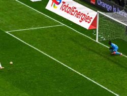 Sepatu Emas Tanpa Mahkota, Panenka Diaz Digagalkan Mendy