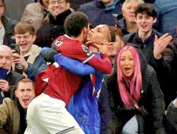 Chelsea Bangkit, West Ham Tumbang, Todibo Cekik Pedro