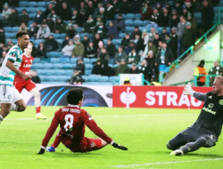 Blunder Schmeichel Bikin Celtic Tersungkur 1-4 dari Stuttgart di Liga Europa