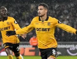 Juru Kunci Hajar Aston Villa 2-0