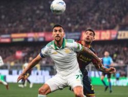 Roma Tumbang di Tangan Legenda Sendiri