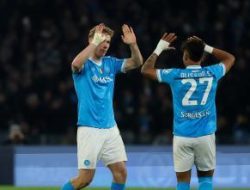 Juve Menang Tipis, Napoli Comeback Dramatis