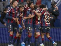 Brace Iván Romero Hidupkan Asa Levante, Sevilla Kian Terjepit