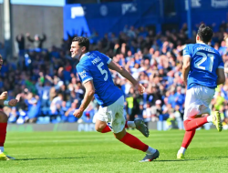 Kemenangan Buyar di Ujung Laga, Oxford United Ditahan Portsmouth 2-2