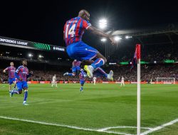 Palace Pesta Tiga Gol, Fiorentina Tertekan