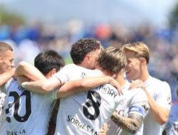 Napoli Hajar Pisa 3-0, Segel Tiket Liga Champions