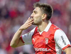 Gol Telat Dorgeles Selamatkan Braga, Freiburg Tumbang 2-1