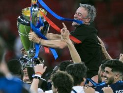 PSG Jaga Tradisi Juara, Luis Enrique Bidik Rekor Madrid