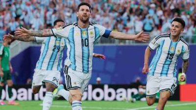 Hattrick Sang Raja! Messi Bawa Argentina Hancurkan Aljazair 3-0